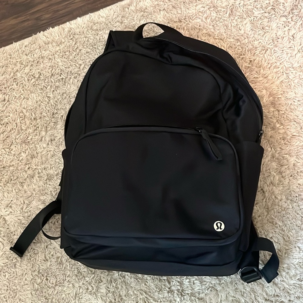 Lululemon Everywhere Backpack 22L